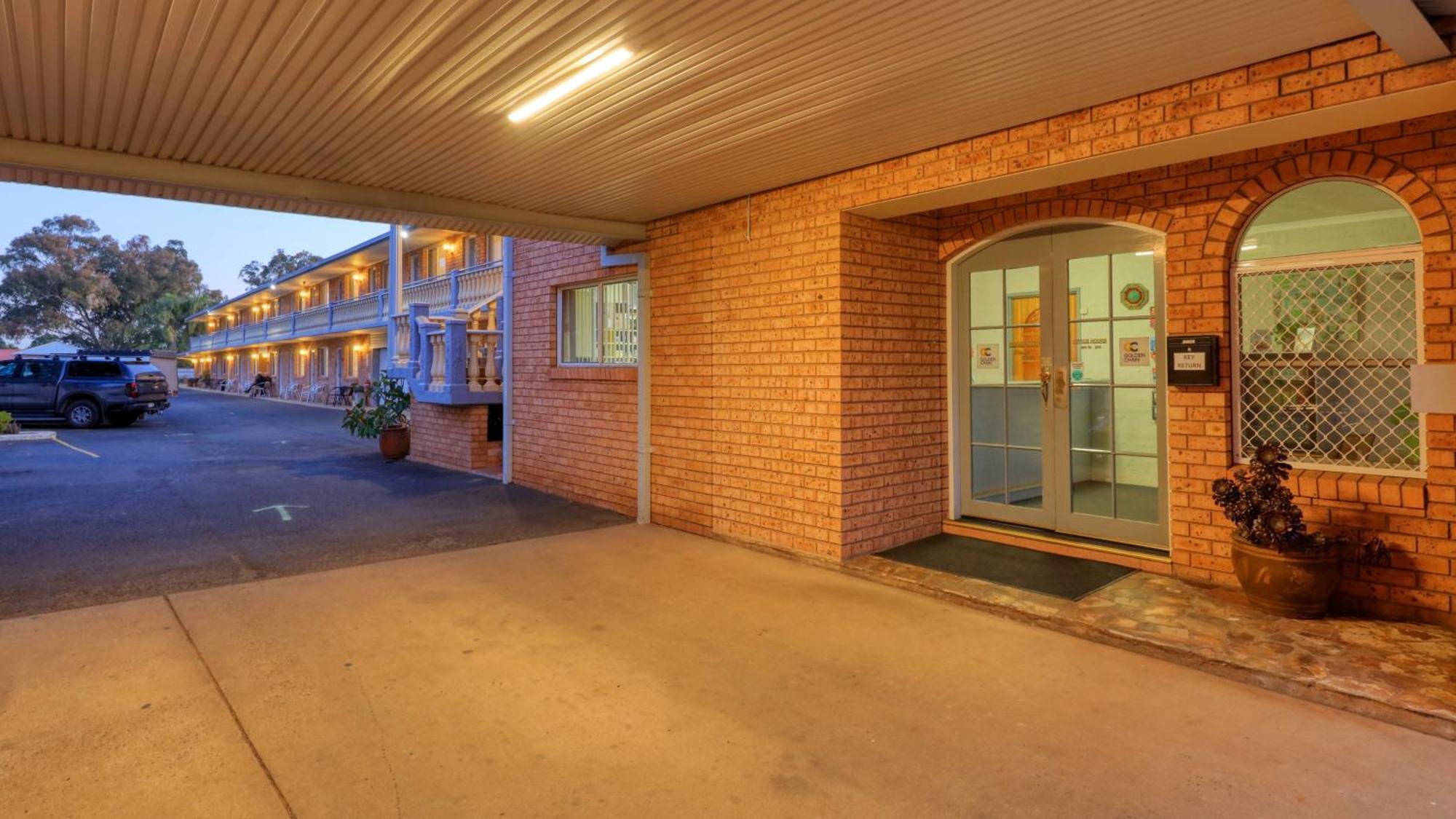 Blue Diamond Motor Inn Dubbo Esterno foto