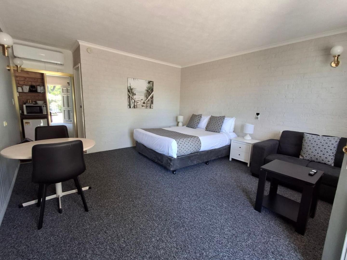 Blue Diamond Motor Inn Dubbo Esterno foto
